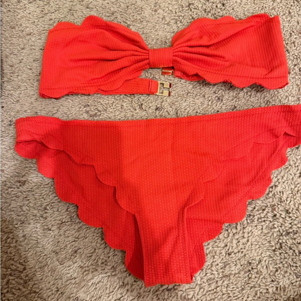 Marysia bikini SET. Size SMALL top and size MEDIUM bottoms. EUC. No piling.